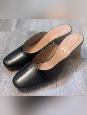 Bernardo Black Leather Heel Mules